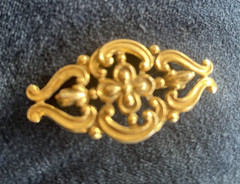 VTG Victorian Revival Gold Pated Floral Filigree Scalloped Brooch Pin 2.25 in