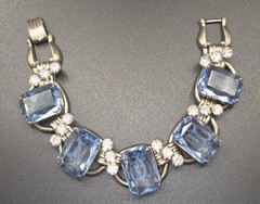 VINTAGE JULIANA (D&E) LIGHT BLUE RHINESTONE 5-LINK BRACELET & EARRINGS