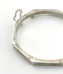 Vintage Sterling Silver Engraved Octagonal Hinged Bangle Bracelet