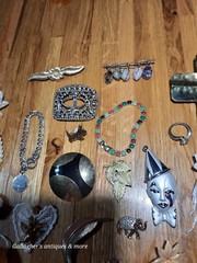 A3 35 PCS Vintage Modern mixed Costume Jewelry Bracelets Pendants brooch Etc
