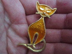 VTG LG/ Lind Gal Orange enameled Cat Pin/brooch modern JL25-35