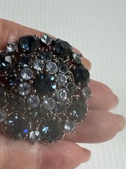 VTG STYLE DOMED 1.75”D BROOCH PIN SILVER TONE BLUE SAPPHIRE BLUE RHINESTONES