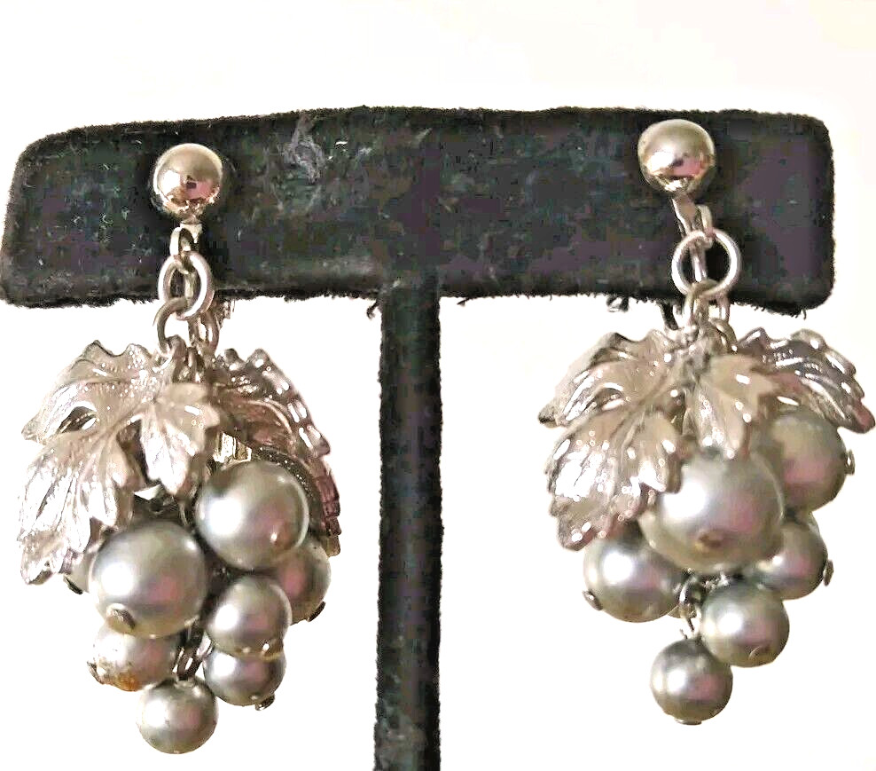 Vtg Clip Earrings Grapes Dangle Beaded Cluster Grey Gun Metal Wine Lrg Engraved