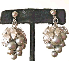 Vtg Clip Earrings Grapes Dangle Beaded Cluster Grey Gun Metal Wine Lrg Engraved