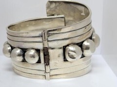 Taxco ERC Sterling Silver Hinged Bangle Bracelet 6.25″ ~ 59.6 g ~ 11-I1057