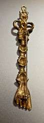 VTG Bar Brooch Scepter Staff 3 1/2″s Crown top Faux Pearl in hand