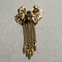 Vintage Coro Bow Brooch Pin Purple Rhinestone Gold Tone Dangle Dangling Chains