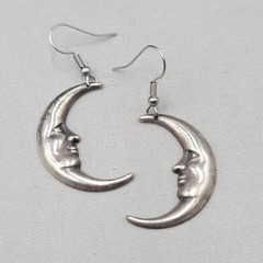Vintage Man in the Crescent Moon Pierced Earrings Silver tone Dangle 1.25″