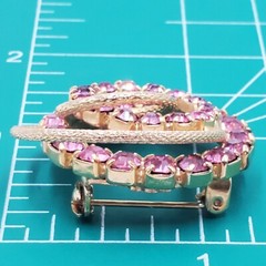 Brilliant Pink Crystal Brooch 1.25in Textured Gold Tone Quality Rhinestone VTG