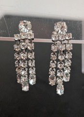 Vtg Silver Tone Rhinestone Waterfall Dangle Drop Clip On Earrings 1.5″ Bridal