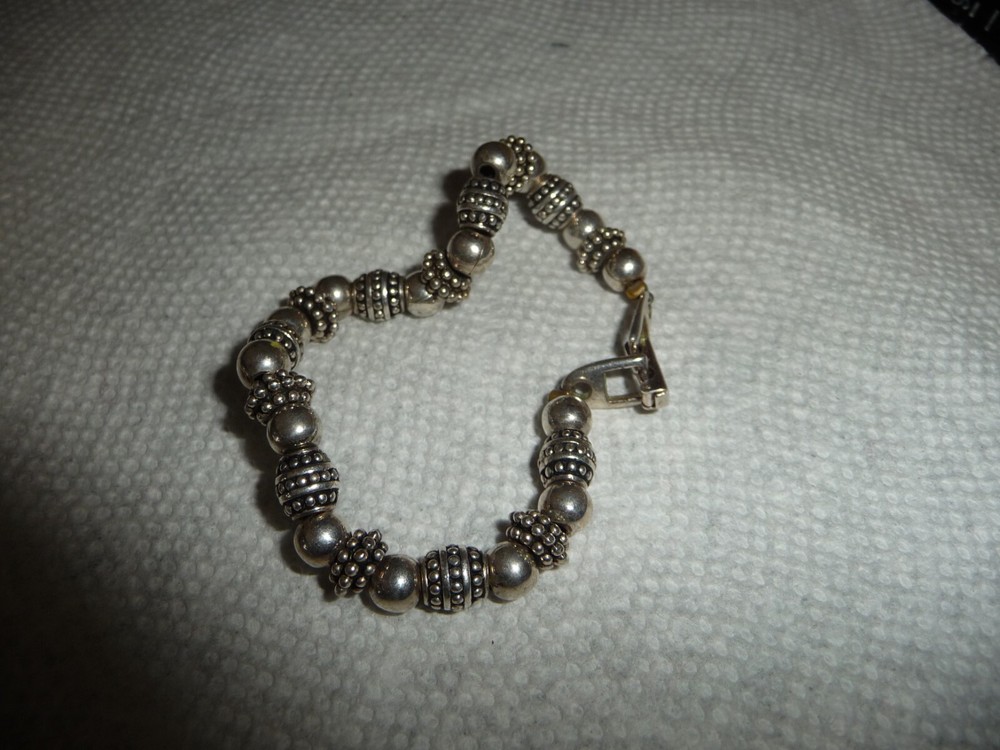 NAPIER SIGNED SILVER TONE BEADS 6″ L BRACLET #26/19K