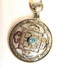 Nepal Open-work Pendant Blue Topaz 925 Sterling Silver 24″ S-Link Chain Necklace