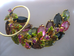 VINTAGE JULIANA D&E ENAMEL MULTI COLOR RHINESTONE BROOCH