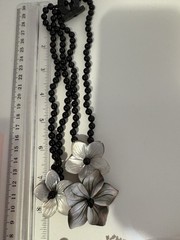 Vintage Black Flower Bead Necklace Acrylic Flower Pendant