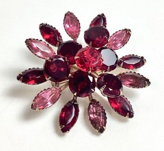 Vintage Gold-Tone Red & Pink Rhinestone Starburst Prong Brooch 2.25″ Diameter