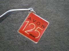 Avon 125 Years Anniversary 2011 Silvertone Enamel Bracelet Charm Pendant 3.4g