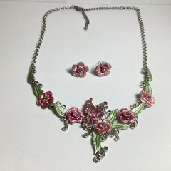 20” PINK & GREEN ENAMEL FLORAL NECKLACE & PIERCED EARRINGS SET PINK RHINESTONES