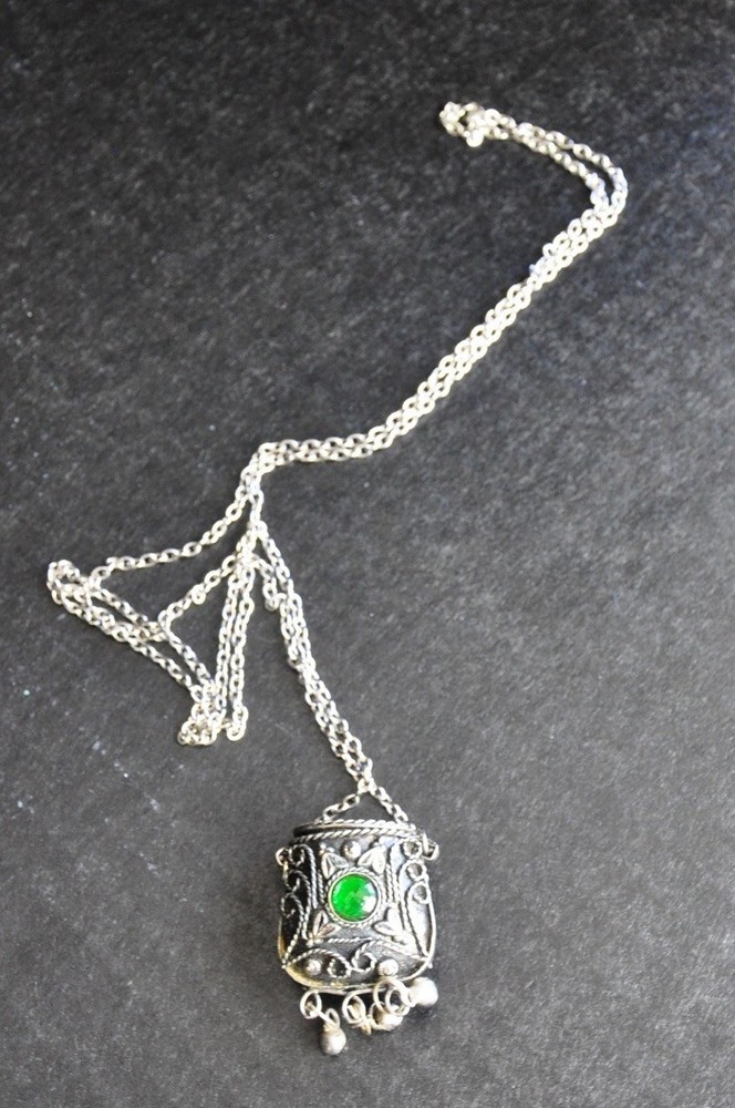 Vintage Silver Tone Handbag Purse Prayer Box Pendant 3 Green Stones Opens