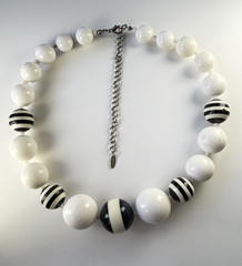 VTG VCLM Signed Mod Black White Striped Resin Bead Statement Choker Necklace 80s