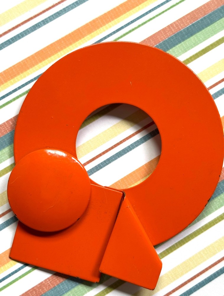 1960s MOD Style Vintage BROOCH~groovy PIN~ UNIQUE Thin Metal Design~Eye Catcher!