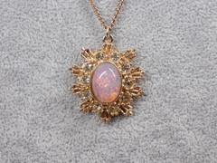 Vintage Anthony Dragon’s Breath Faux Opal Pendant Necklace Gold-tone Crystal 16″