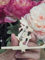 [COLLECTOR] Hand Carved & Hand Painted Skiing Rabbit Pin Brooch – NOT MOLDED