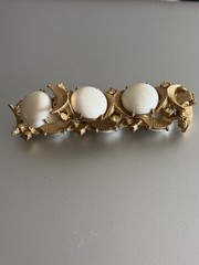 Vintage Sarah Coventry White Lucite and Rhinestones Gold Tone 7 inches Bracelet