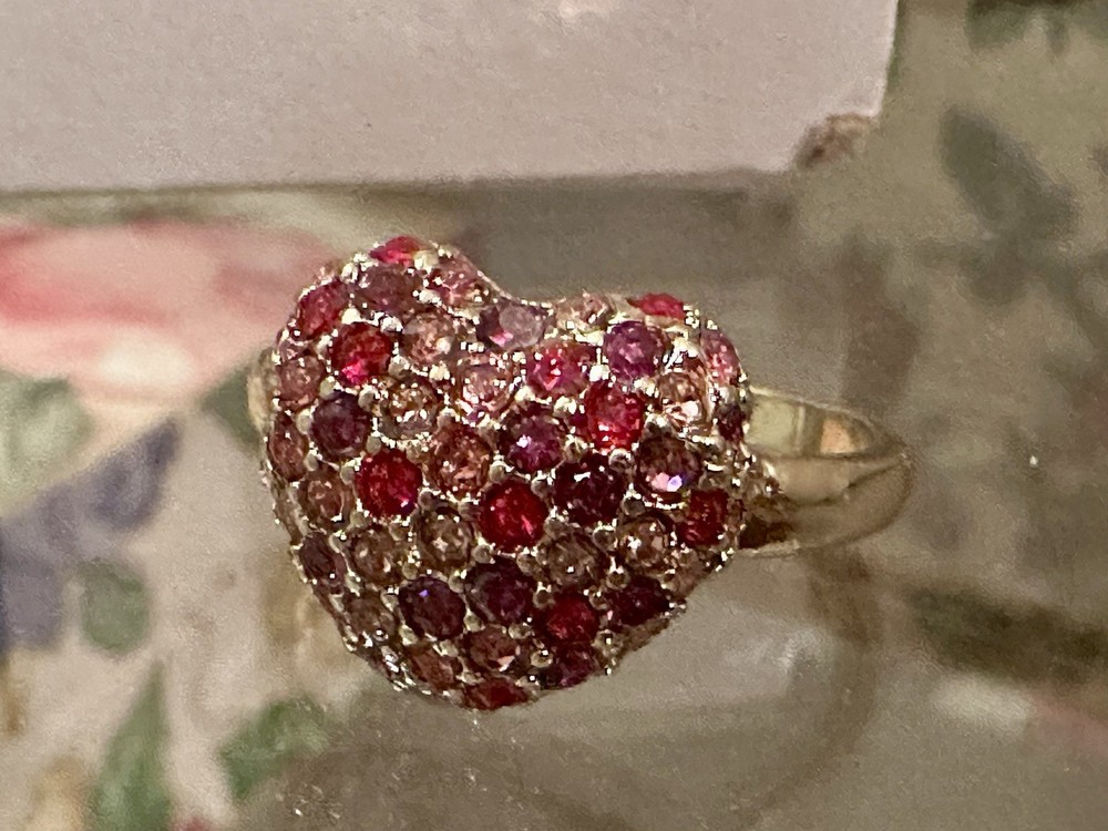 Vintage Avon NIB Gold Tone Pink CZ Rhinestone Ombré Pave Heart Ring Size 10
