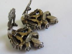 Vintage Hollycraft 1956 Brooch / Pin & Clip-on Earrings- Multicolored FREE SHIPP
