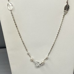Silver Tone Chain Necklace Clear Glass Beads Faux Pearl Leaf Station Endless 31″