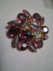 Purple plum prong set rhinestone brooch w/Aurora borealis accent stones, faceted