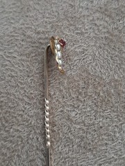 Victorian Antique Pea Pod Stick Pin 5 Seed Pearls of Graduated Size + Red Stone