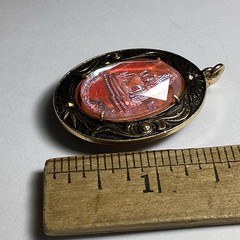 VINTAGE OVAL BUDDHA NECKLACE PENDANT TWO-SIDED FACETED GOLDTONE RED PINK