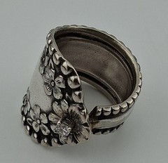 Nice Wide Vintage Rogers Silver Plate Forget Me Not Spoon Ring With CZ Sz 8.25