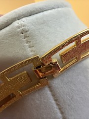 Vtg 90’s Gold Tone Enamel Choker Collar Fold Over Clasp Necklace