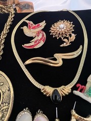 VTG Gold Tone Jewelry Lot ALL SIGNED Napier Marvella Amway AJC Carolee Whiting D