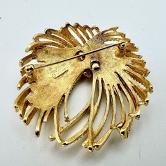 VTG MONET Cordelia Mirador Brooch Gold Tone Fire Works Knotted Rope Pin 2”