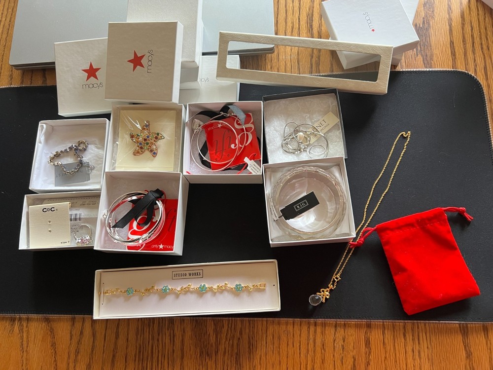 Mixed Costume Jewelry Lot Vintage Modern Bracelets Necklaces
