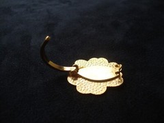 Vintage Cherry Blossom Cloisonne Black & White Enamel Gold Tone Scarf Clip