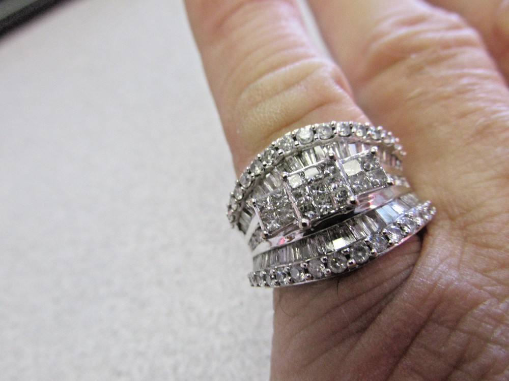 Spectacular 3.50 ctw Diamond Ring 14k wg Size 6.5 Make Offer