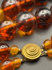 Vintage Castle cliff Amber-Lucite Bead Necklace 15.5” Graduated Brown Yellow