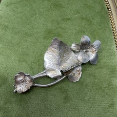 Vintage Silver Tone Floral Figural Brooch Pin Violet Pansy Leaf 2.25in