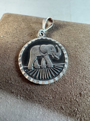 Vintage 950 Silver and black Elephant Round Pendant Marked TV-102