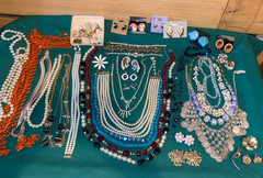 VINTAGE to Modern JEWELRY LOT 6 LBS 168 PCS RHINESTONE RING NECK WEARABLE #19