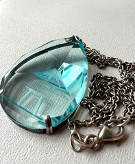 VINTAGE JAPAN MOUNT FUJI AQUAMARINE COLOR ETCHED CRYSTAL GLASS STERLING NECKLACE