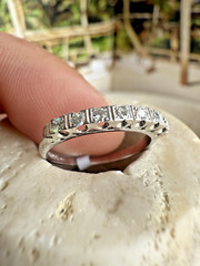Ladies ESTATE Platinum NATURAL Round Diamond Band Ring