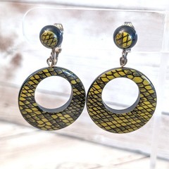Vintage Clip On Earrings 1 & 5/8″ Very Large Stunning Scale Pattern Dangle Drop