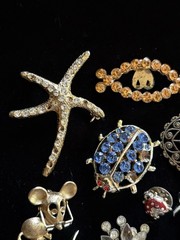 Vintage 9 Brooches/Pins Repair Upcycle Craft Lot Unsigned 1 Avon Mix Styles