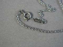 Vintage Fashion 14 1/2″ MONET Chain and Crystal Pendant Necklace 2.0g #C523