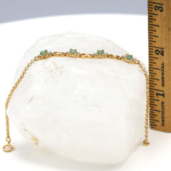 Tiny delicate Gold tone chain links 6 3/4″ Bracelet w/4 round Peridot stones